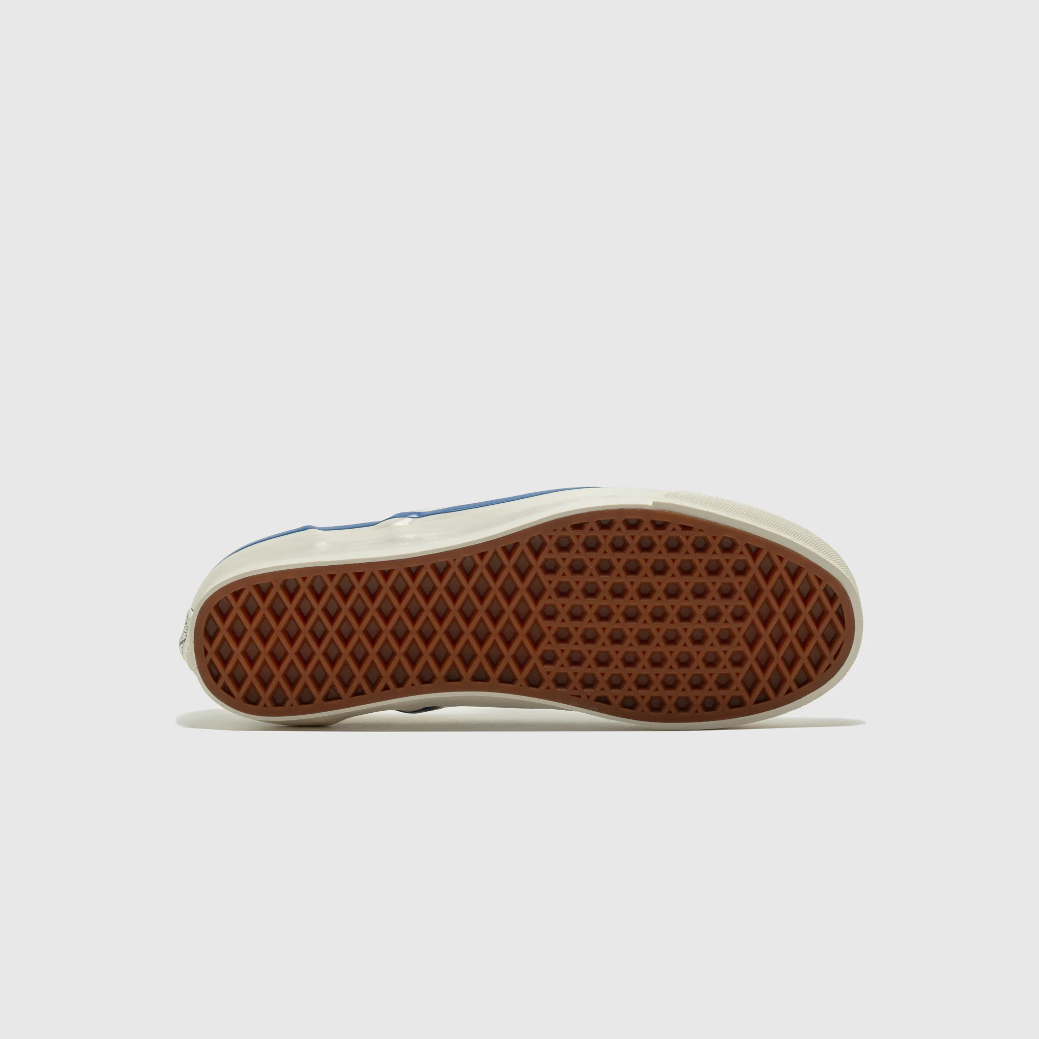 LX CLASSIC SLIP-ON 98 "STARS TRUE BLUE/MARSHMALLOW" - Image 2