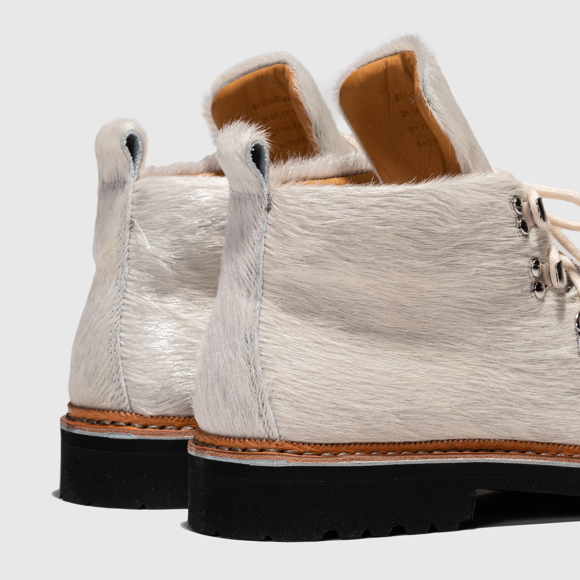 M-120 BOOT "WHITE PONY HAIR" X PACKER - Image 5