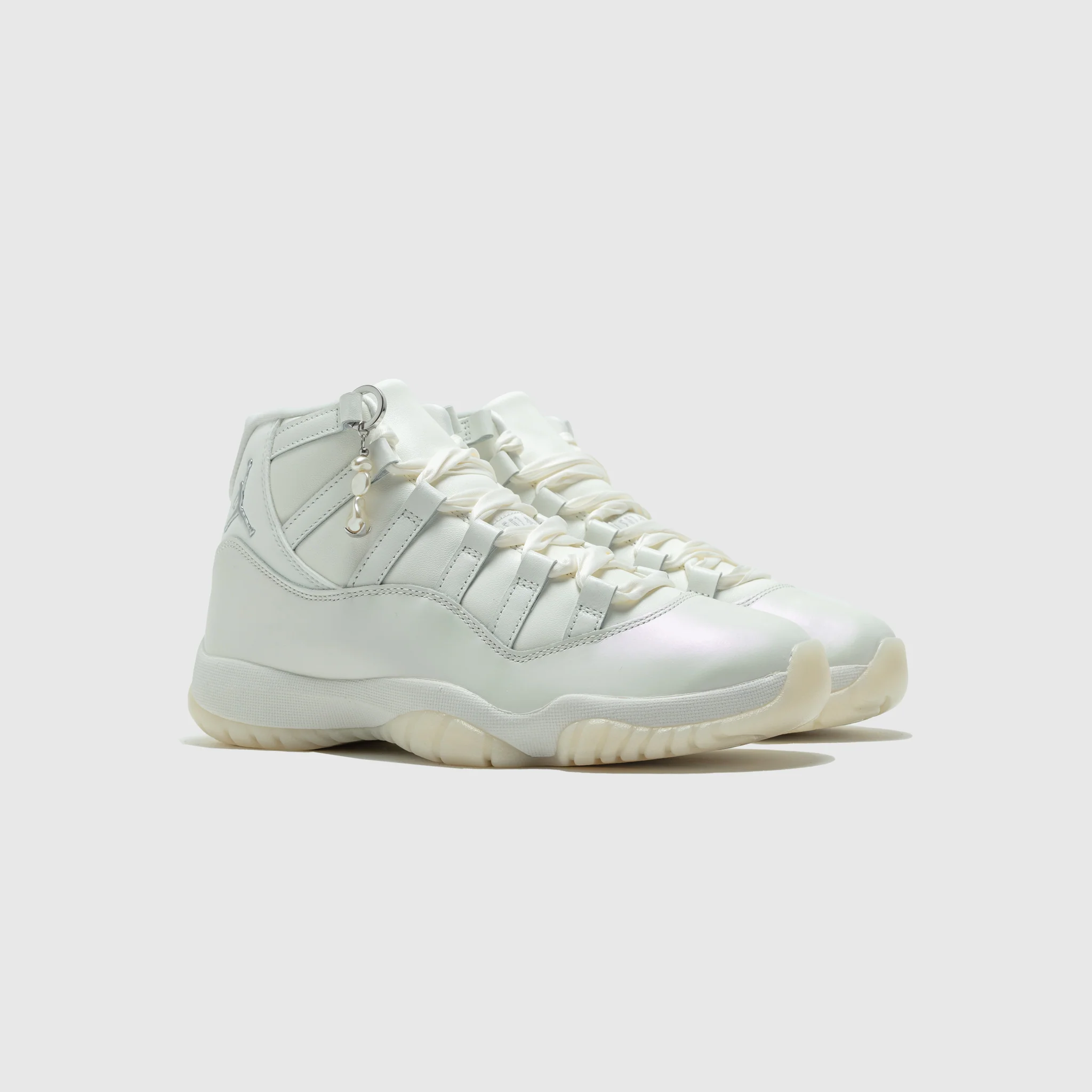 WMNS AIR JORDAN 11 RETRO "PEARL" - Image 2