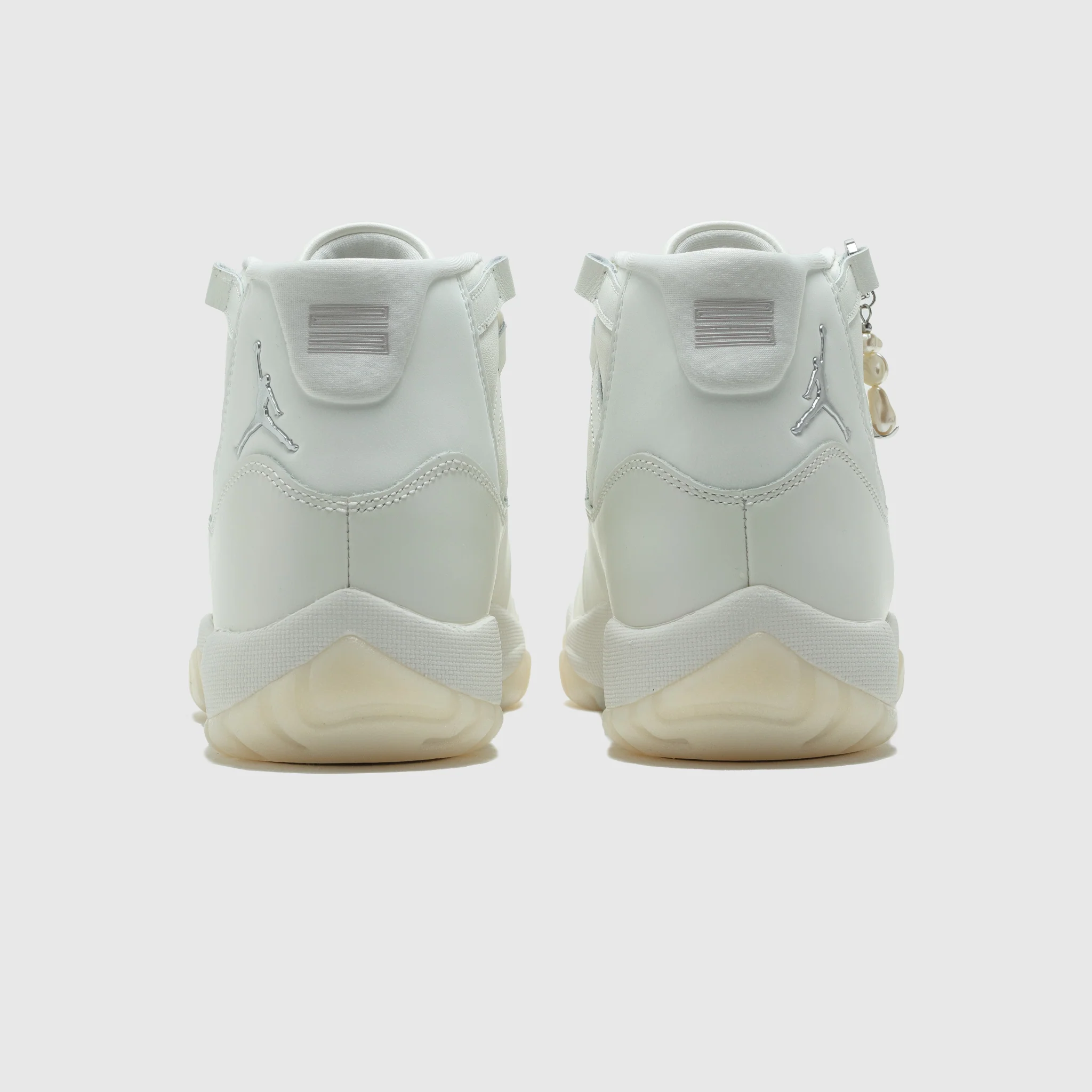 WMNS AIR JORDAN 11 RETRO "PEARL" - Image 4