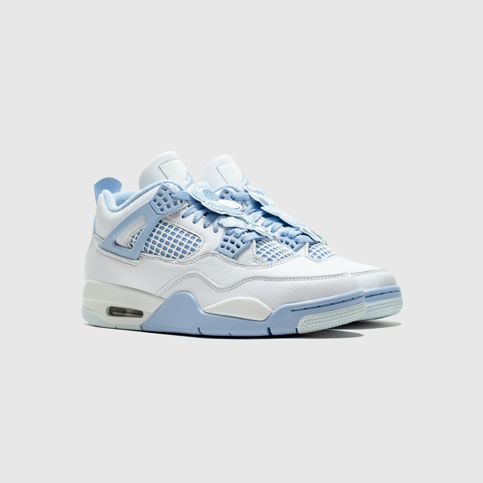 WMNS AIR JORDAN 4 RETRO "FORGET ME NOT" - Image 2
