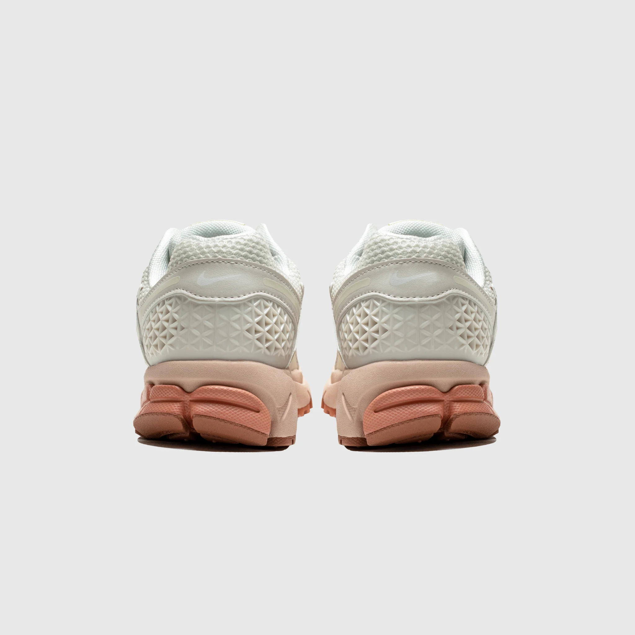 WMNS ZOOM VOMERO 5 "PARTICLE BEIGE" - Image 4