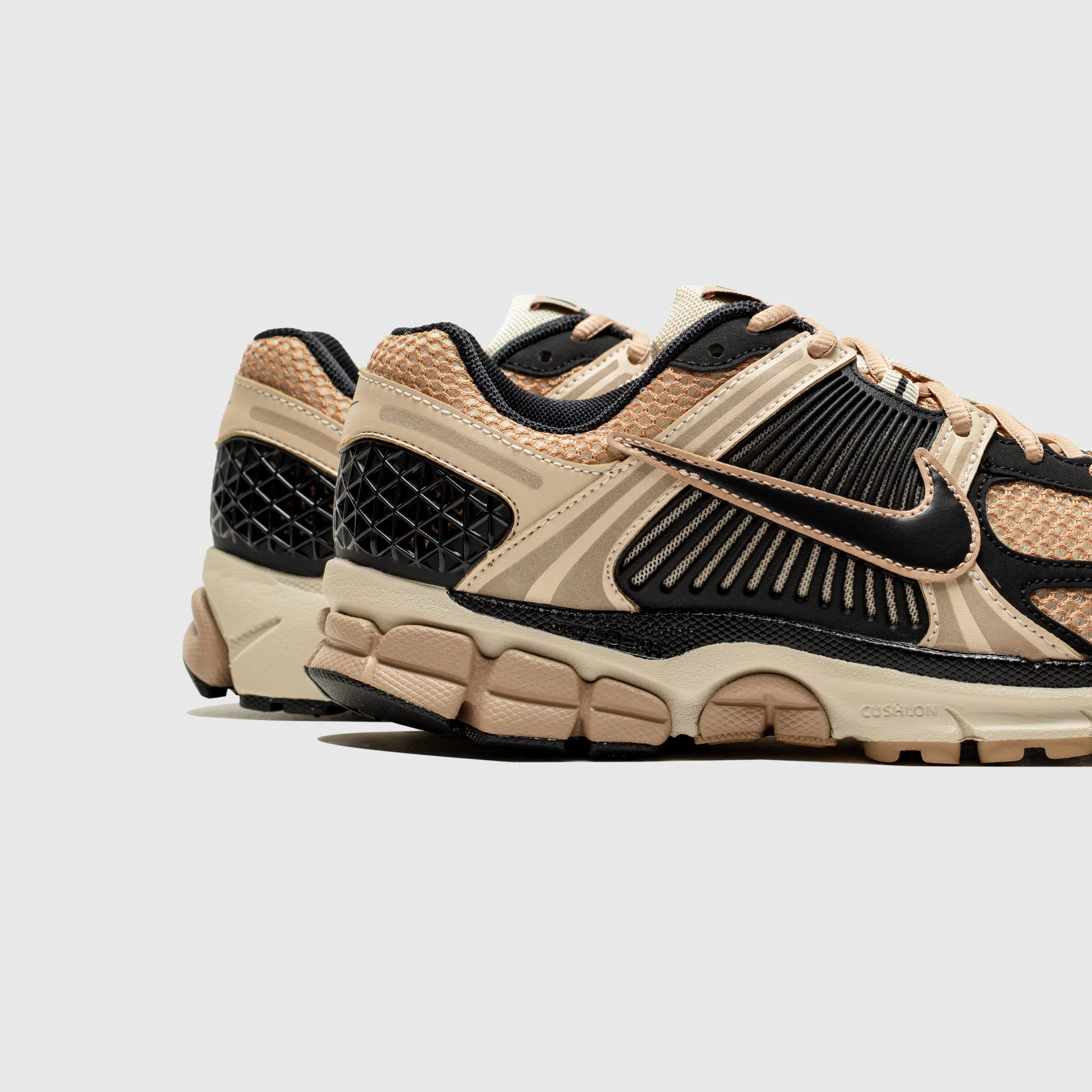 WMNS ZOOM VOMERO 5 "SANDDRIFT" - Image 5