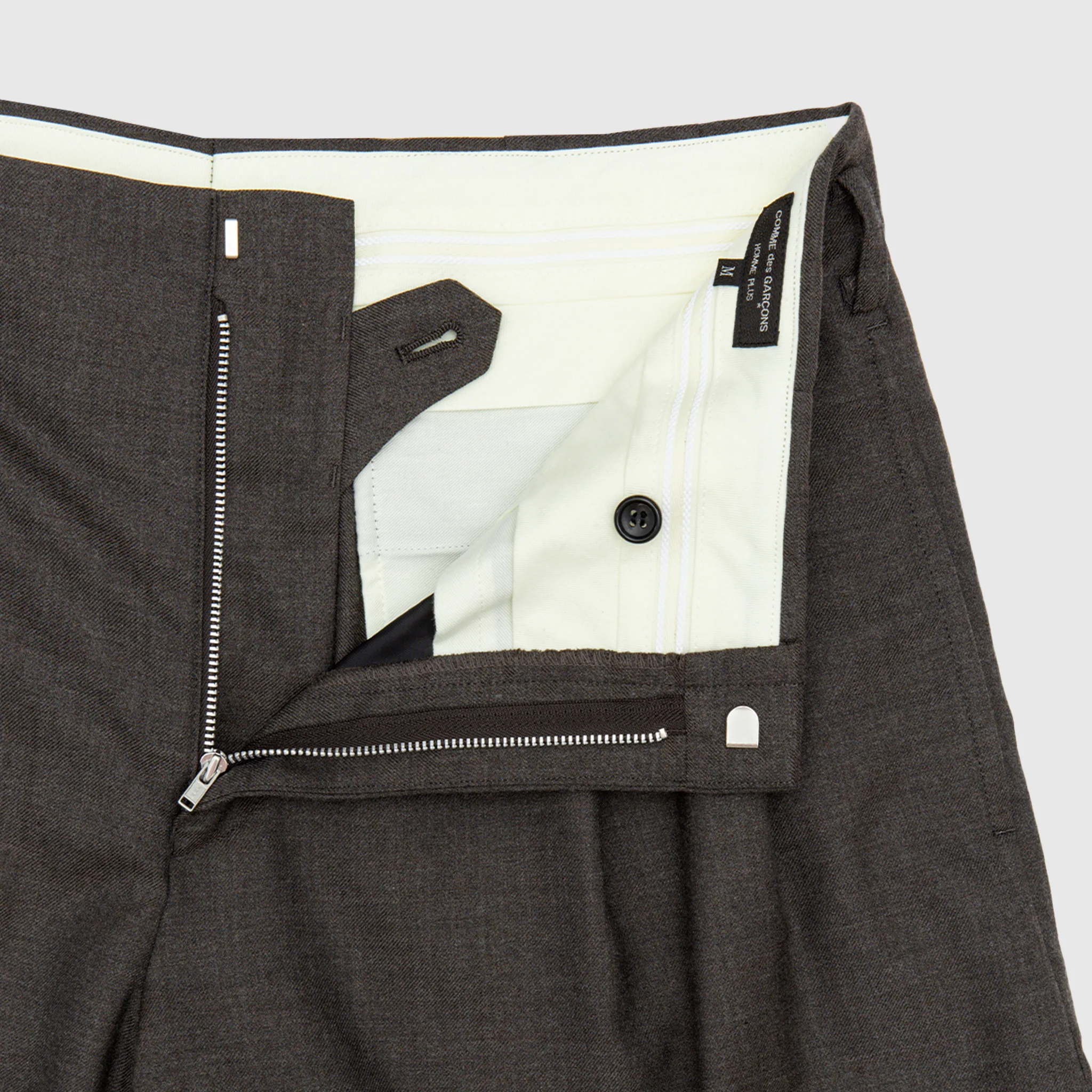 PLEATED WOOL SHORTS - Image 3